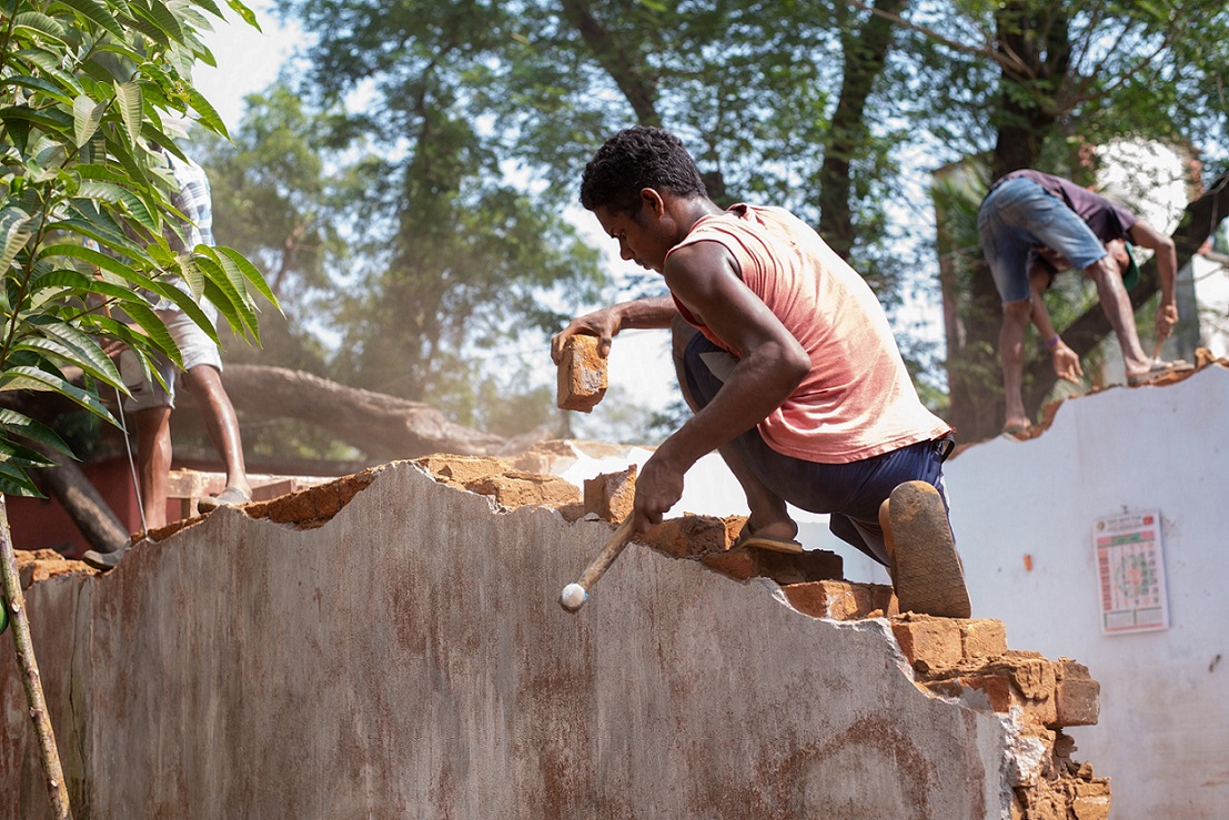 A construction worker in India - Ajaya Behera, Gram Vikas 