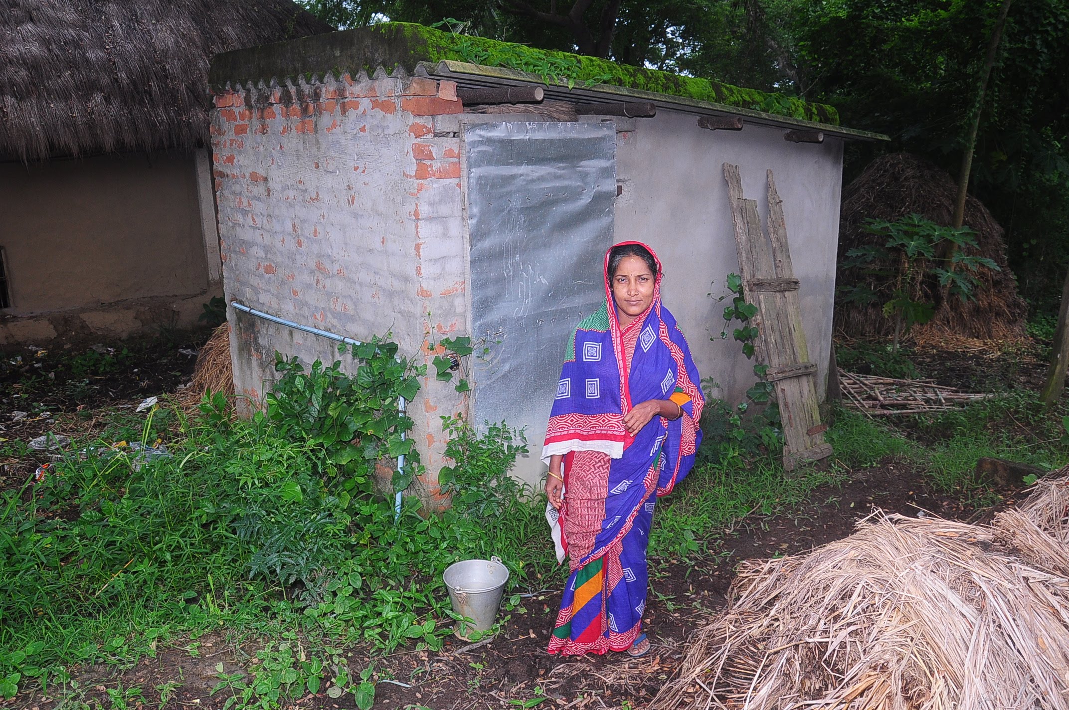 On entering Binati Sahu’s grocery shop Maa Nimanakahani Cold Drinks named after a local deity in Khadalasahi hamlet, she confidently asked us if we would like some cold drinks in the summer heat. 