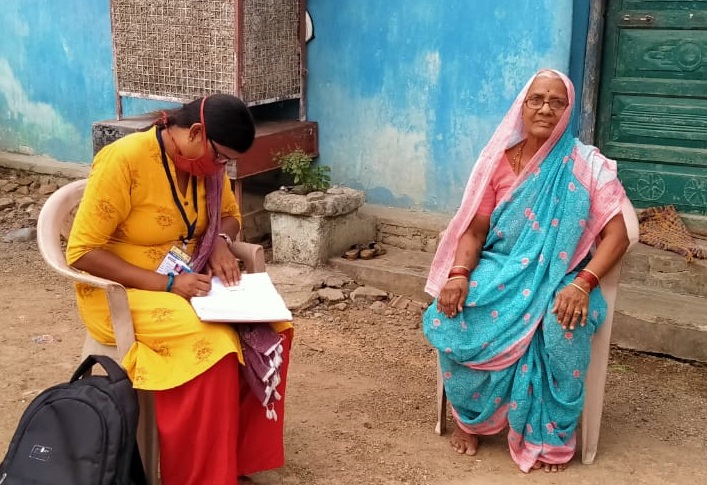 woman conducting a survey with an elderly woman_senior citizens_COVID_19_Picture courtesy: Piyush Khanorkar