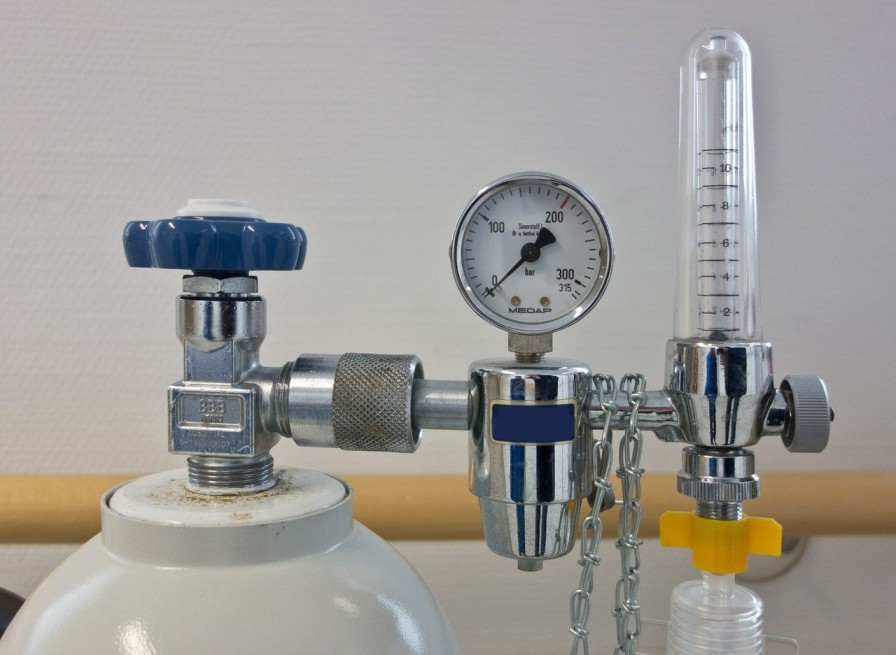 Image of an oxygen cylinder