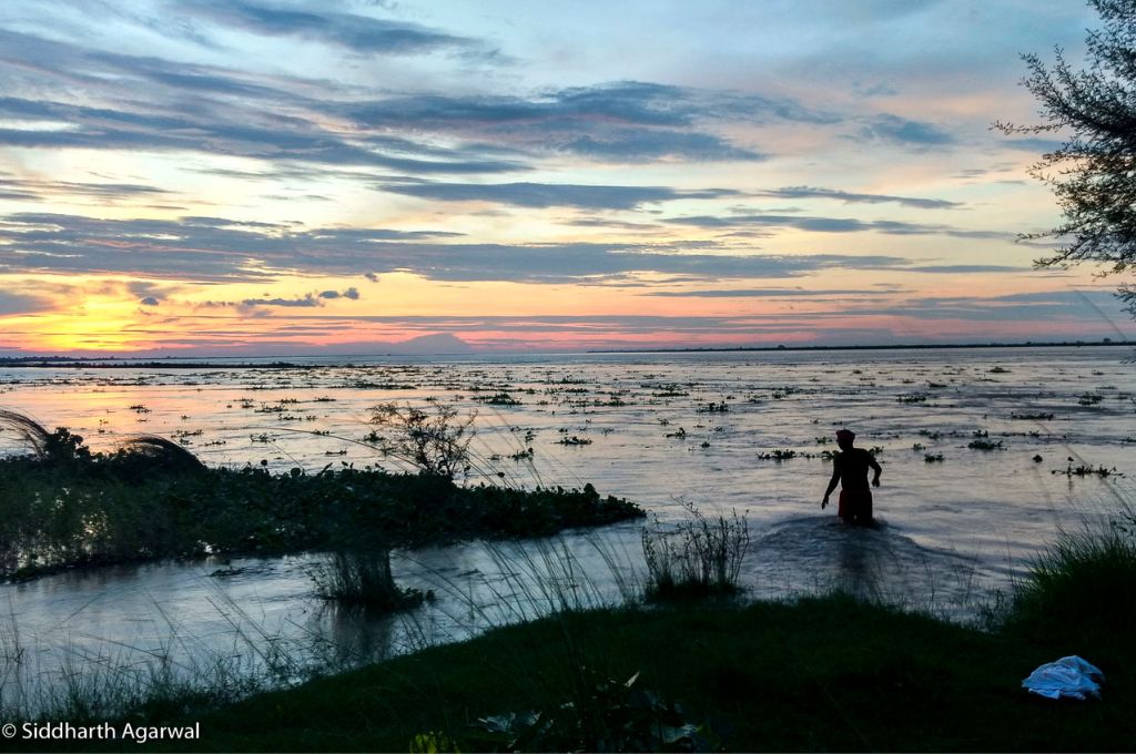 Man in a river_Bihar floods