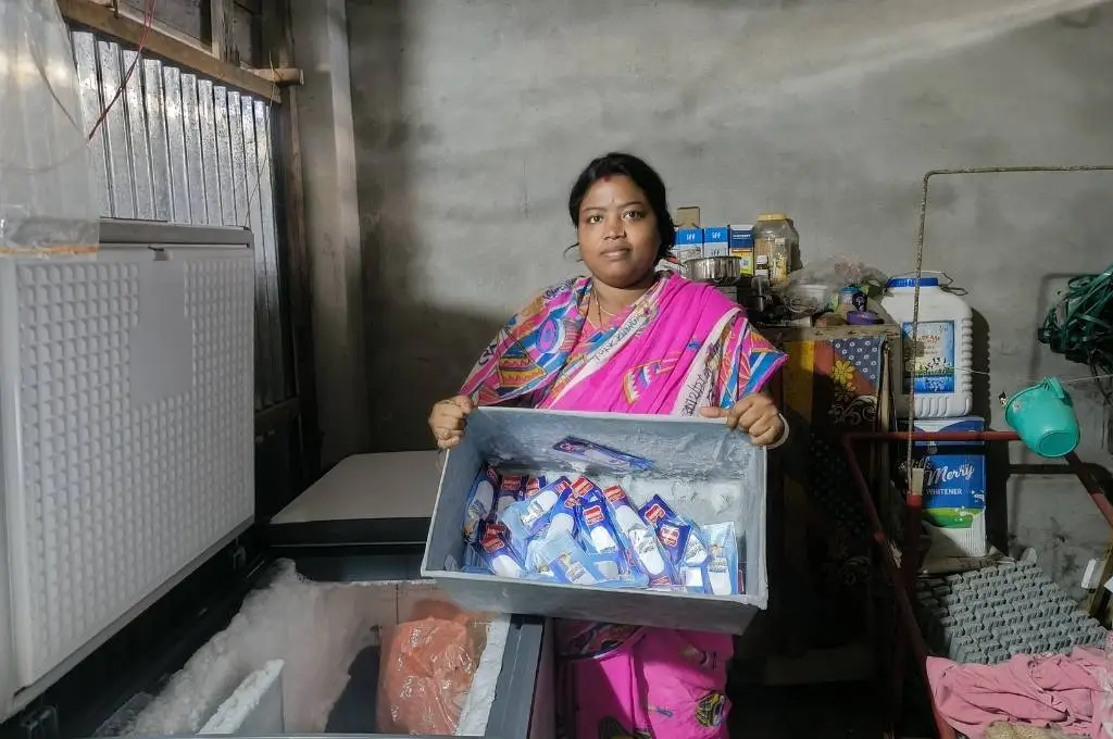 Supti with a box of ice-creams-ice cream