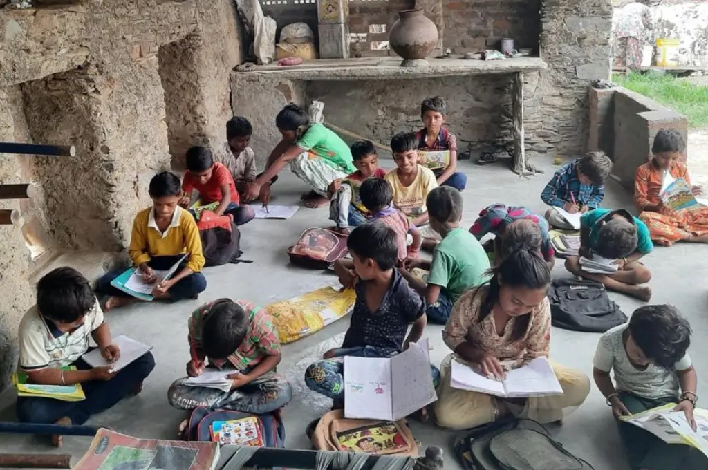 Children studying in rural classroom_OBF