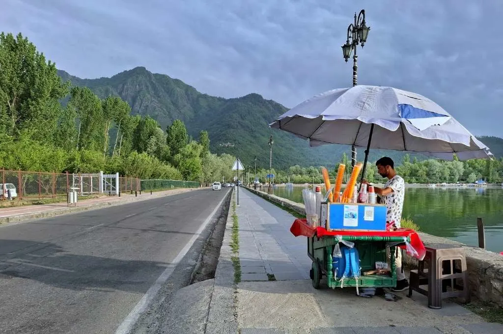 a street ice cream seller on a lonely road-pahalgam attack