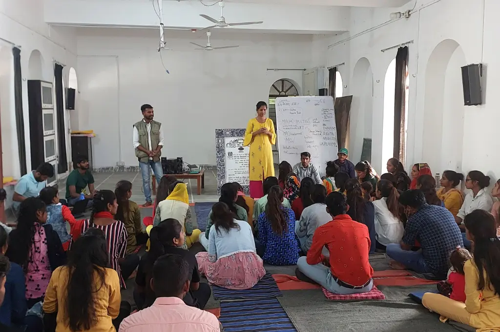 Community women teaching during a grassroots training programme_capacity building